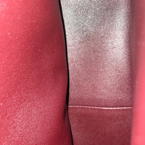 Authentic Chanel Timeless Classic Maxi DoubleFlap Caviar Leather w/Gold hardware - Picture 14 of 14